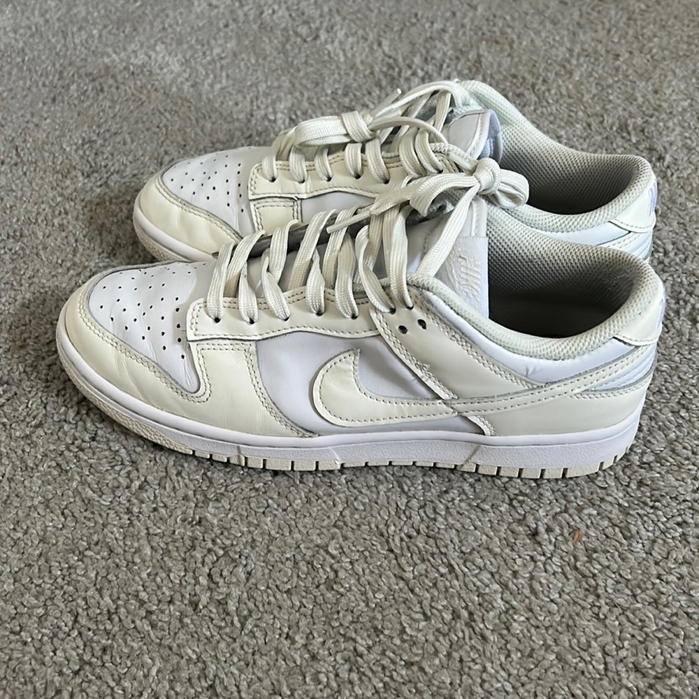 Nike womens dunk low